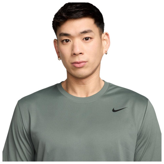 Nike Ανδρική κοντομάνικη μπλούζα Dri-FIT Legend Nike Ανδρική κοντομάνικη μπλούζα Dri-FIT Legend